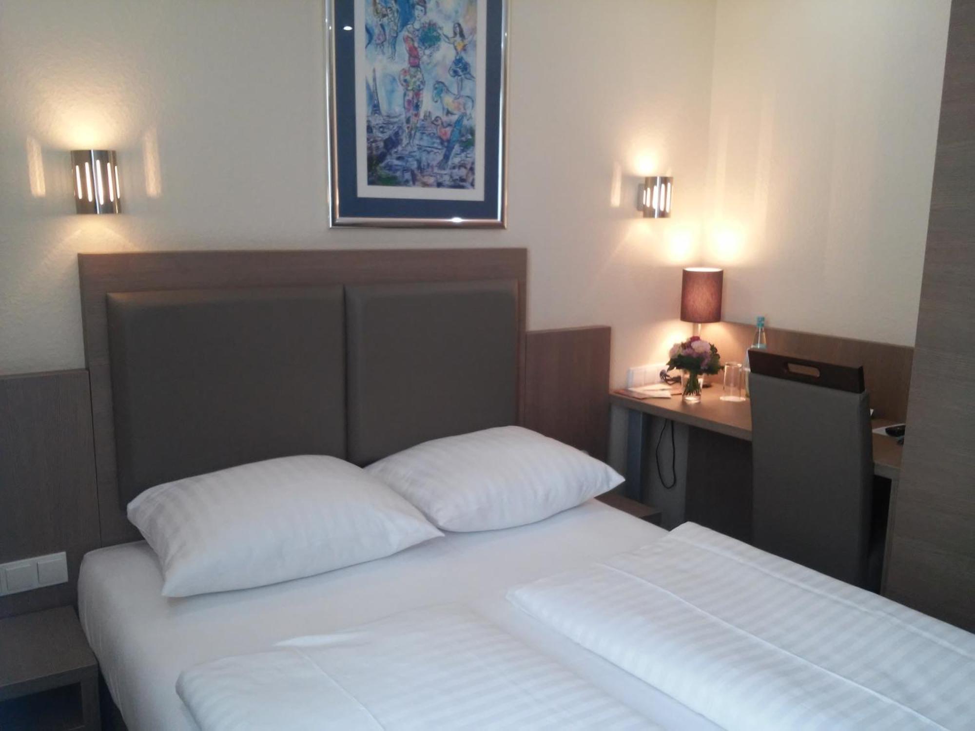 Standard Queen Room,1758374034:JPEG