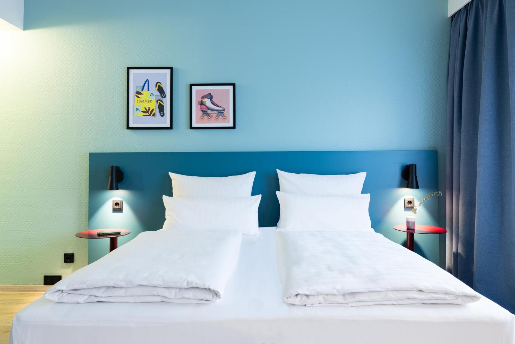 Standard Queen Room